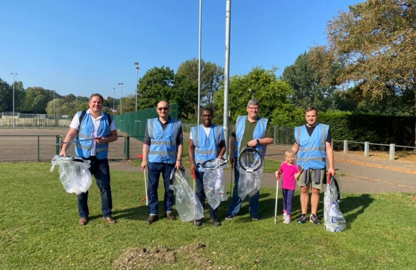 Kettering Conservatives litter pick